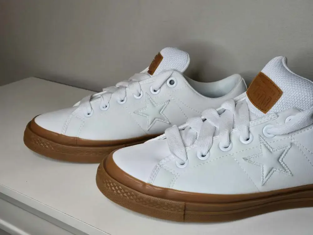 Converse One Star Low 'Puff - White Gum' Sneakers (A14731C) - Picture 3 of 7
